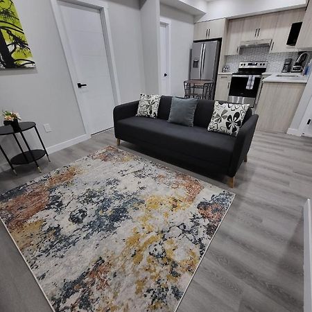 Luxury Suite In Calgary Nw Eksteriør bilde