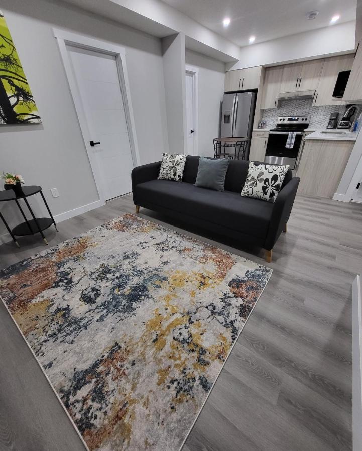 Luxury Suite In Calgary Nw Eksteriør bilde
