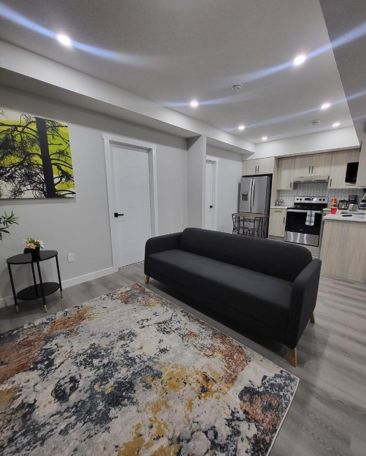 Luxury Suite In Calgary Nw Eksteriør bilde