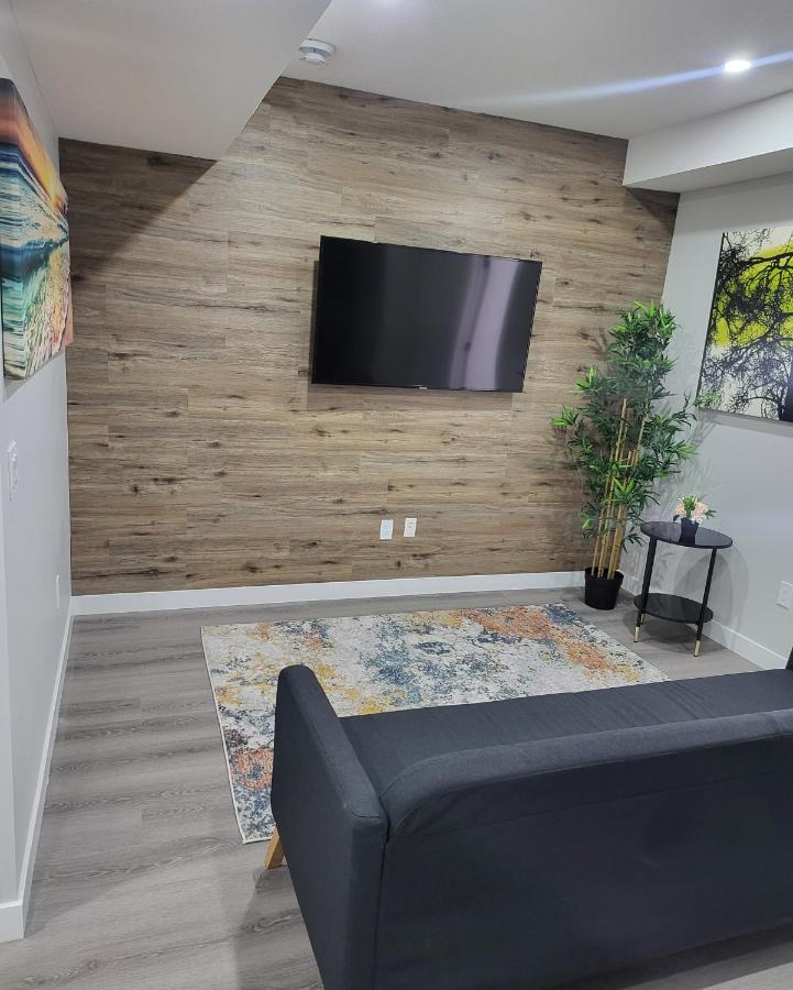 Luxury Suite In Calgary Nw Eksteriør bilde
