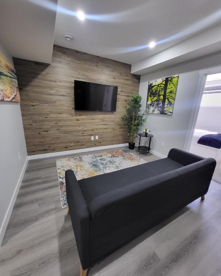 Luxury Suite In Calgary Nw Eksteriør bilde