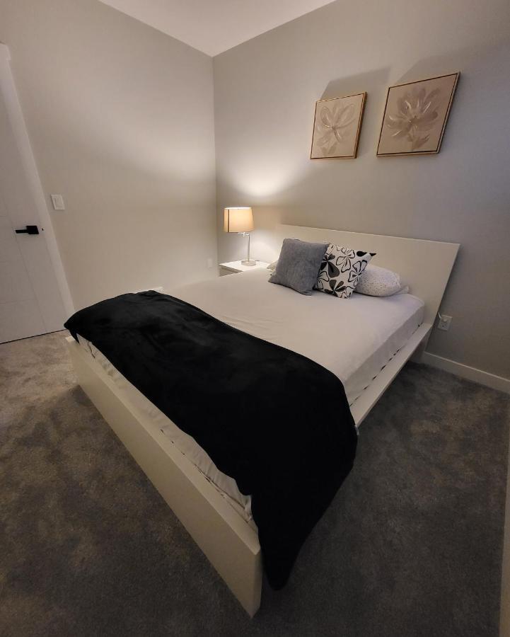 Luxury Suite In Calgary Nw Eksteriør bilde