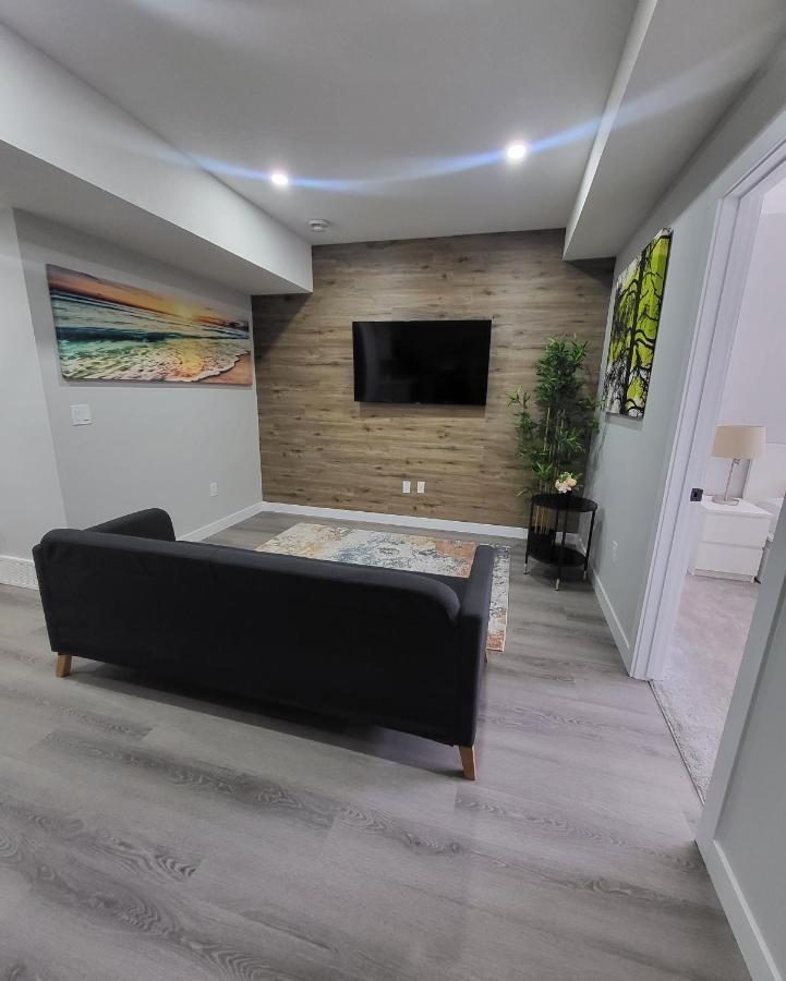 Luxury Suite In Calgary Nw Eksteriør bilde