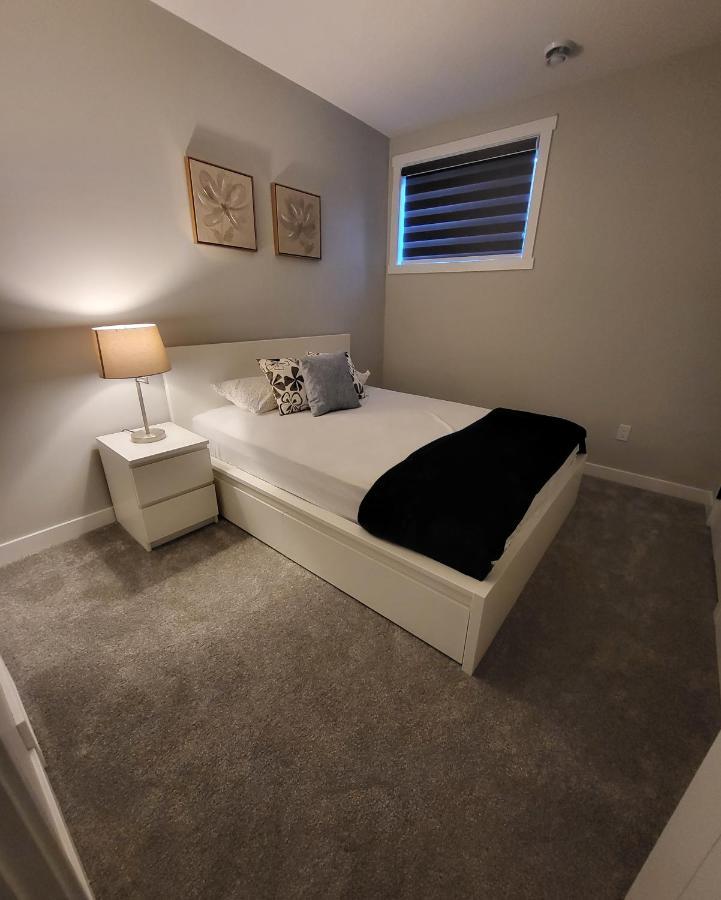 Luxury Suite In Calgary Nw Eksteriør bilde