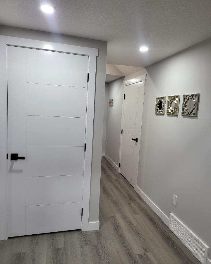Luxury Suite In Calgary Nw Eksteriør bilde