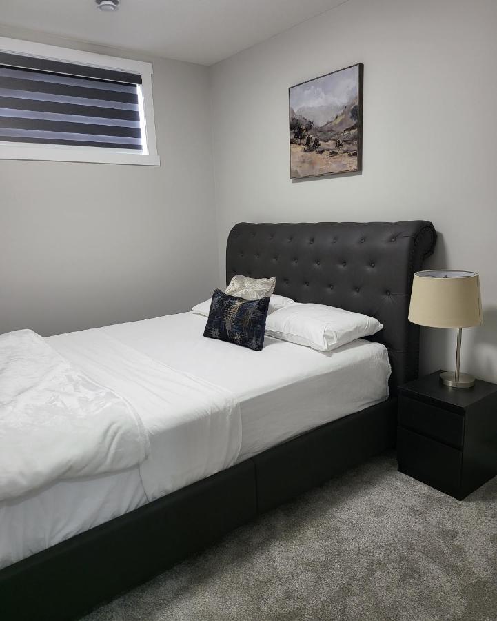 Luxury Suite In Calgary Nw Eksteriør bilde