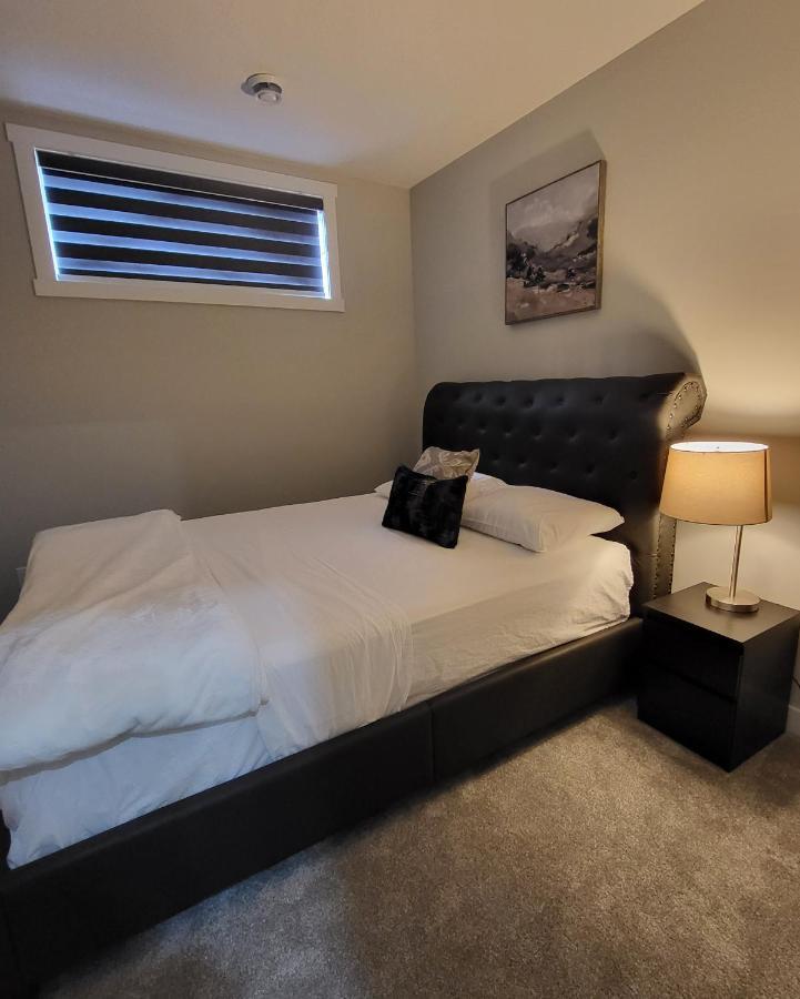 Luxury Suite In Calgary Nw Eksteriør bilde
